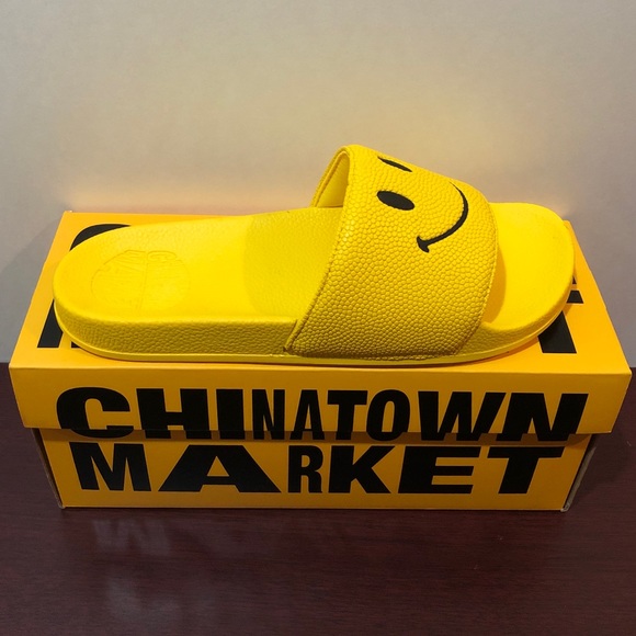Chinatown Market, Smiley Face Slide, Various Sizes - Picture 5 of 7